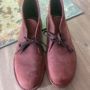 Men's Clark Collection Desert Chukka Boots Size 10.5 Burgundy Color